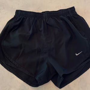 Women’s Nike XS tempo shorts